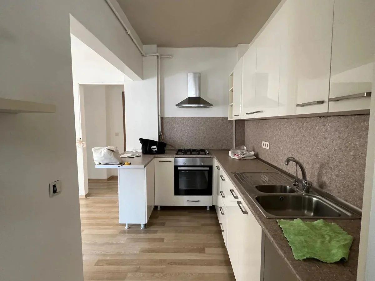Laci̇vert Cadde Moda'da Yatirim Firsati Dai̇re 75m²net 2+1