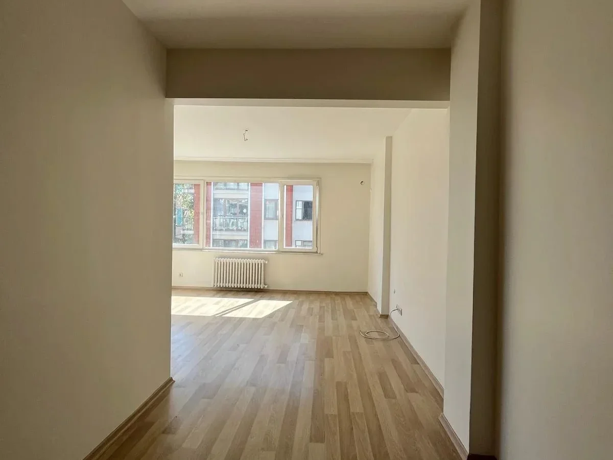 Laci̇vert Cadde Moda'da Yatirim Firsati Dai̇re 75m²net 2+1