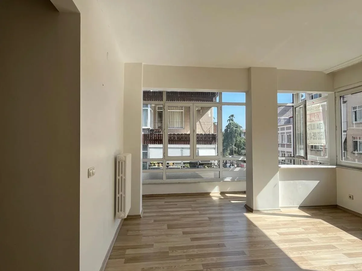 Laci̇vert Cadde Moda'da Yatirim Firsati Dai̇re 75m²net 2+1
