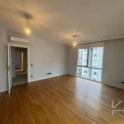 Laci̇vertcadde Göztepe Bağdat Cad.yakini 75m2 Net 2+1