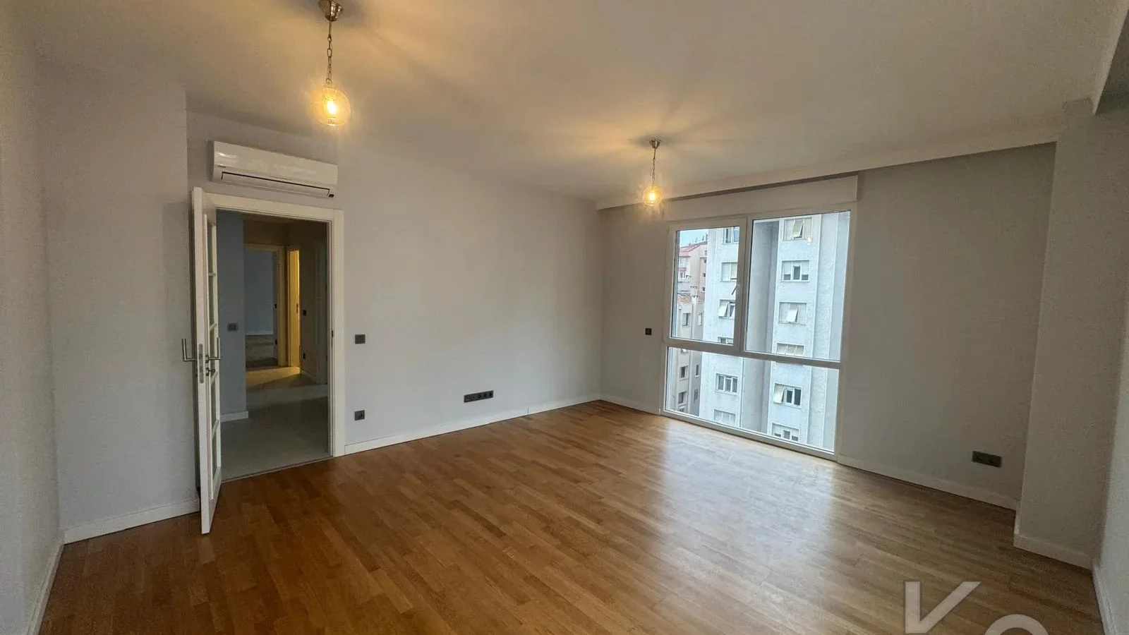 Laci̇vertcadde Göztepe Bağdat Cad.yakini 75m2 Net 2+1