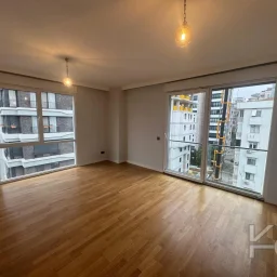 Laci̇vertcadde Göztepe Bağdat Cad.yakini 75m2 Net 2+1
