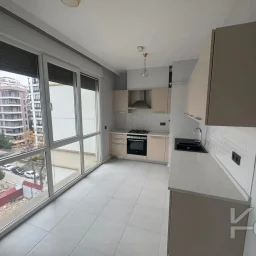 Laci̇vertcadde Göztepe Bağdat Cad.yakini 75m2 Net 2+1