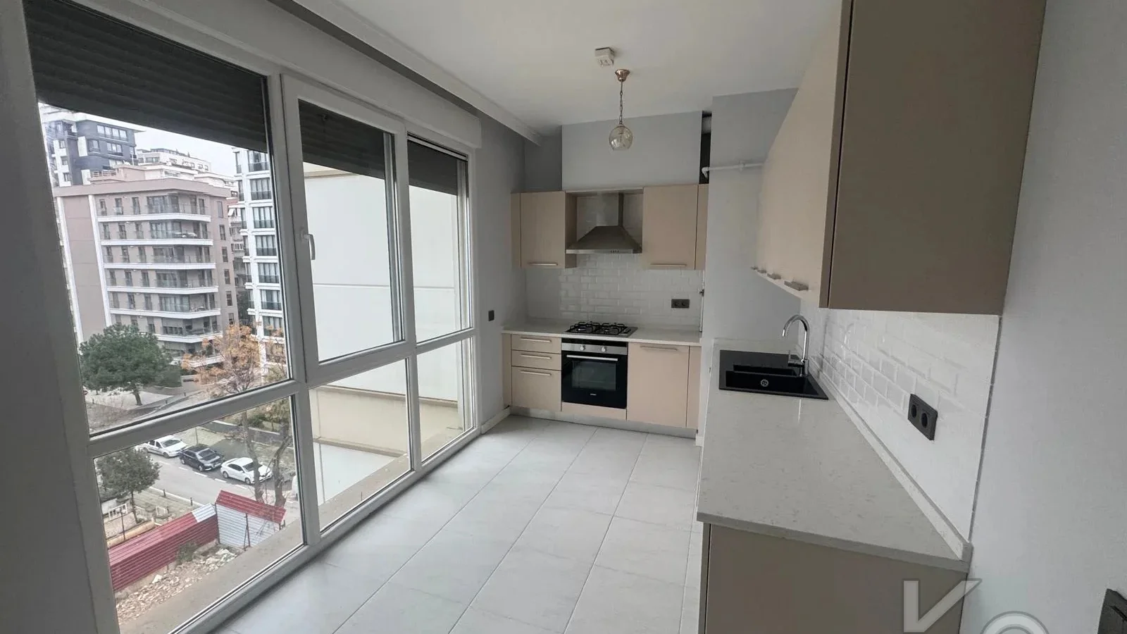Laci̇vertcadde Göztepe Bağdat Cad.yakini 75m2 Net 2+1