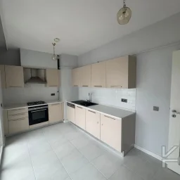 Laci̇vertcadde Göztepe Bağdat Cad.yakini 75m2 Net 2+1