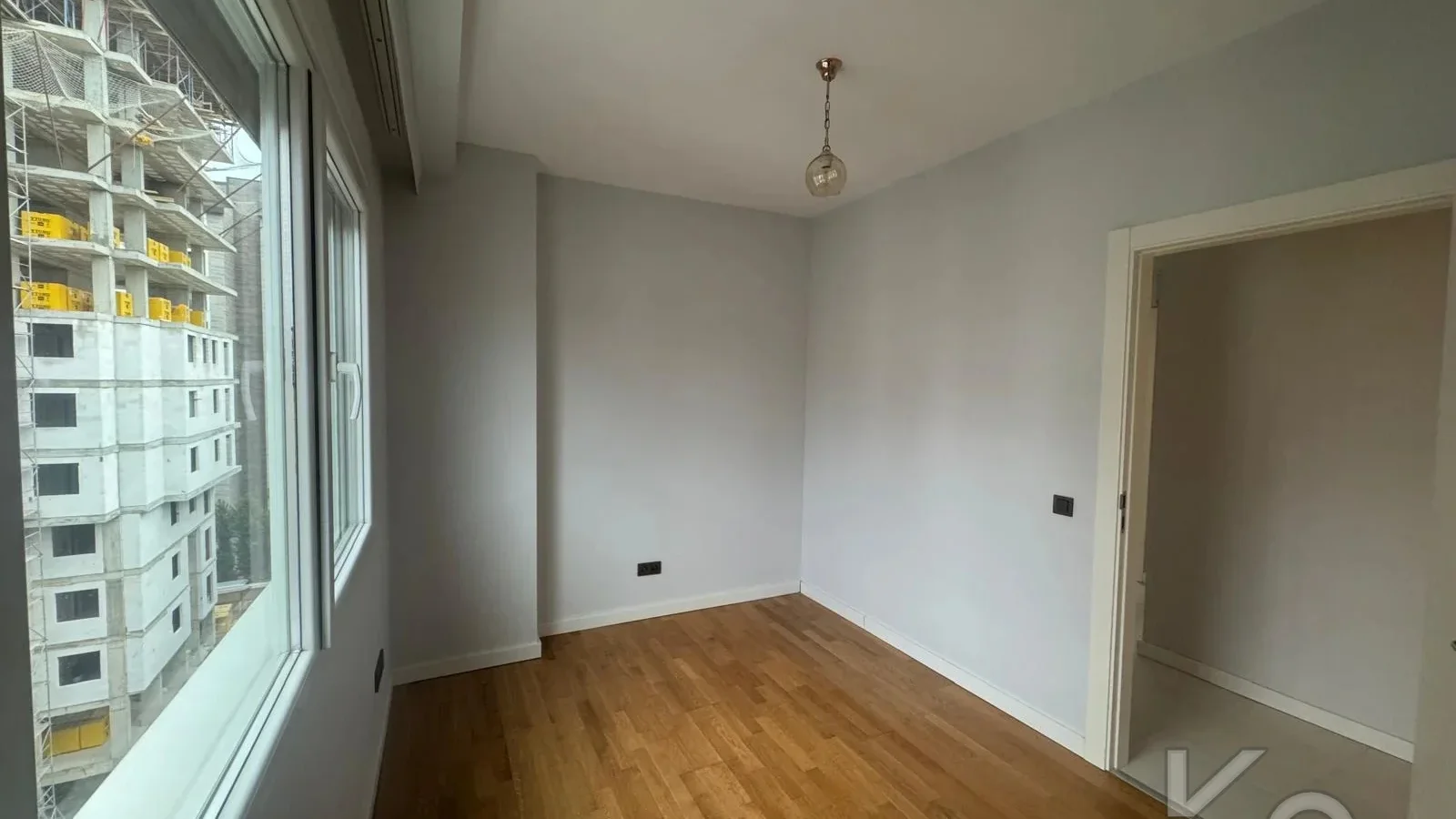 Laci̇vertcadde Göztepe Bağdat Cad.yakini 75m2 Net 2+1