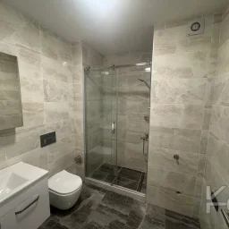 Laci̇vertcadde Göztepe Bağdat Cad.yakini 75m2 Net 2+1