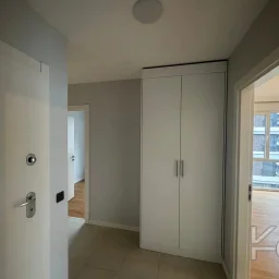 Laci̇vertcadde Göztepe Bağdat Cad.yakini 75m2 Net 2+1