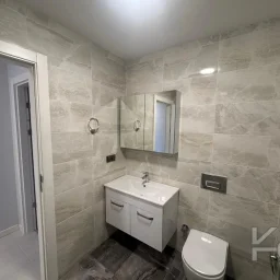 Laci̇vertcadde Göztepe Bağdat Cad.yakini 75m2 Net 2+1