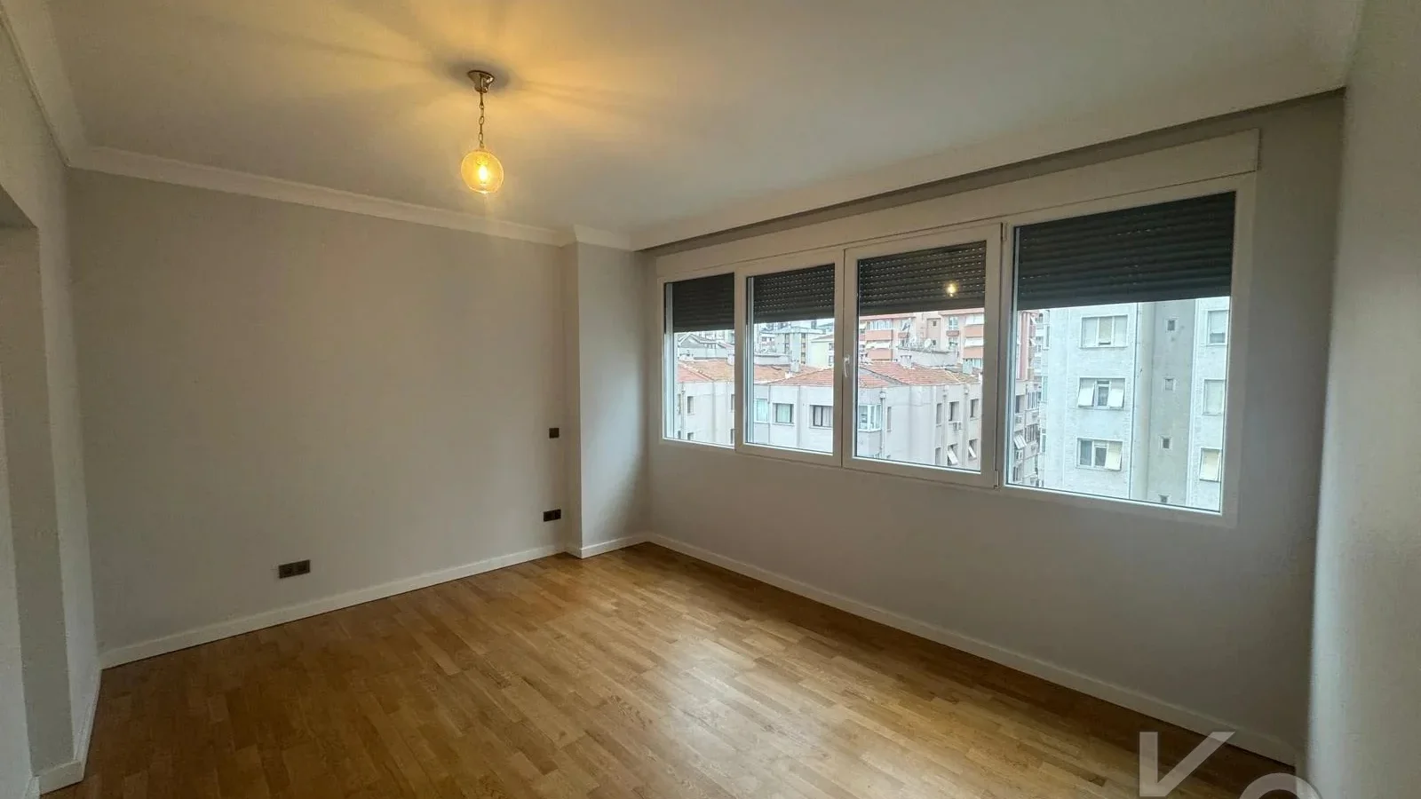 Laci̇vertcadde Göztepe Bağdat Cad.yakini 75m2 Net 2+1