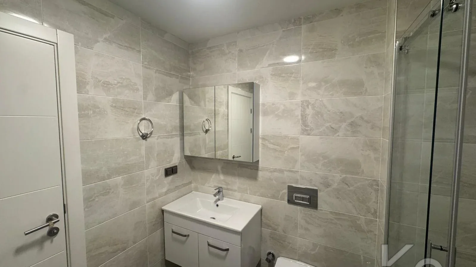 Laci̇vertcadde Göztepe Bağdat Cad.yakini 75m2 Net 2+1