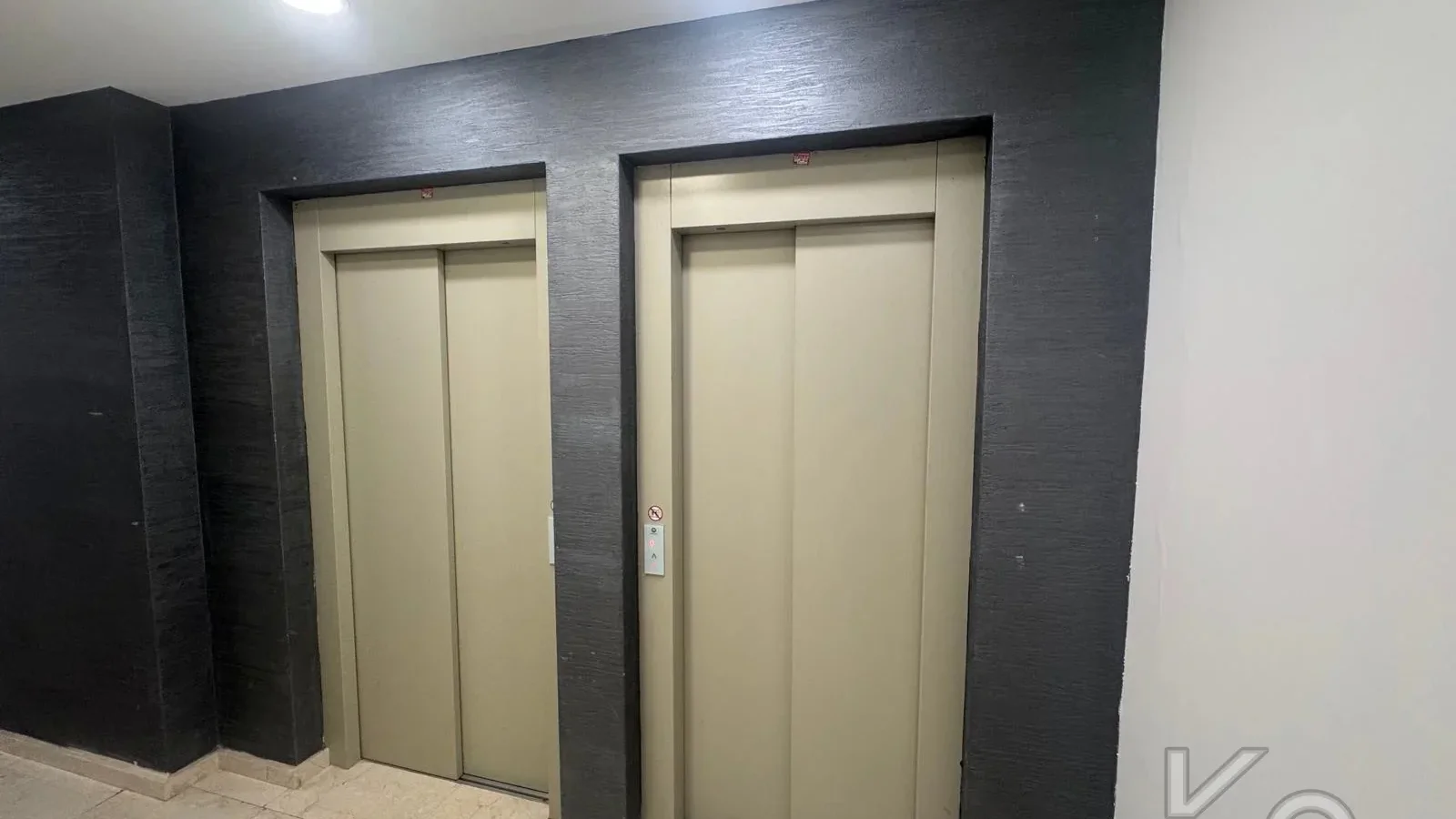 Laci̇vertcadde Göztepe Bağdat Cad.yakini 75m2 Net 2+1