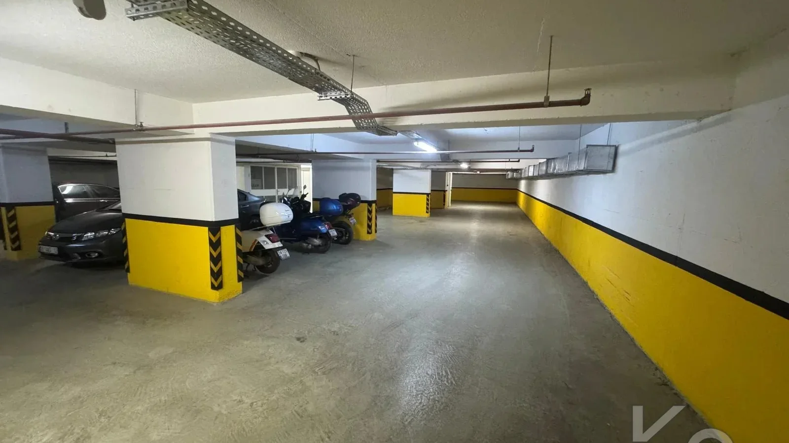 Laci̇vertcadde Göztepe Bağdat Cad.yakini 75m2 Net 2+1