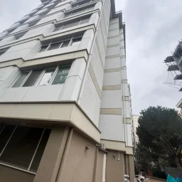 Laci̇vertcadde Göztepe Bağdat Cad.yakini 75m2 Net 2+1