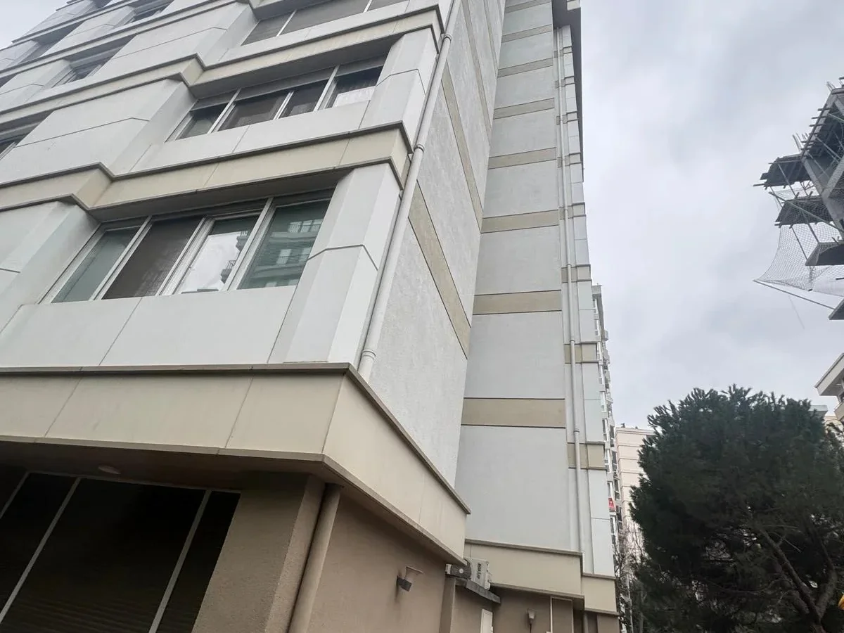 Laci̇vertcadde Göztepe Bağdat Cad.yakini 75m2 Net 2+1