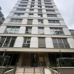 Laci̇vertcadde Göztepe Bağdat Cad.yakini 75m2 Net 2+1