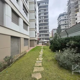 Laci̇vertcadde Göztepe Bağdat Cad.yakini 75m2 Net 2+1