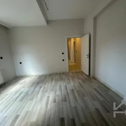 Lacivert Cadde Bostancida Sifir 3+1 Ebeveyn Banyolu 88m² Net 3+1