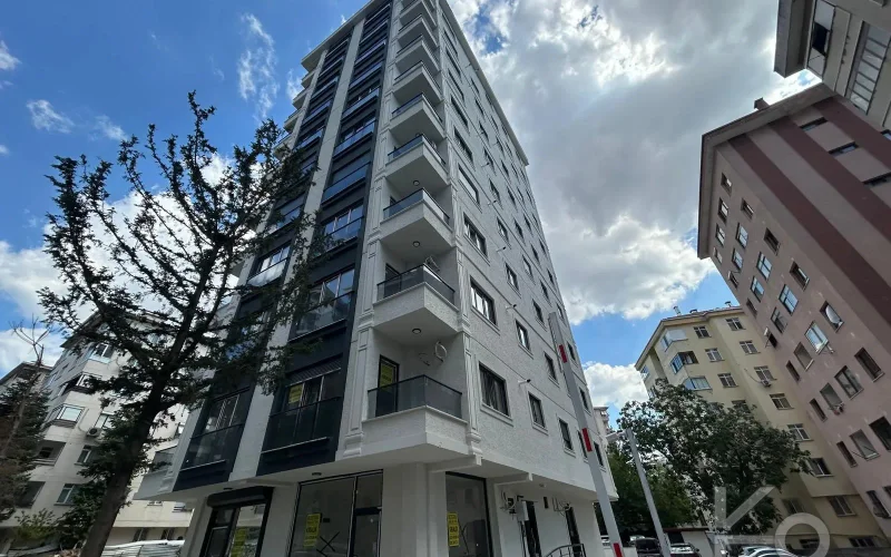 Lacivert Cadde Bostancida Sifir 3+1 Ebeveyn Banyolu 88m² Net 3+1