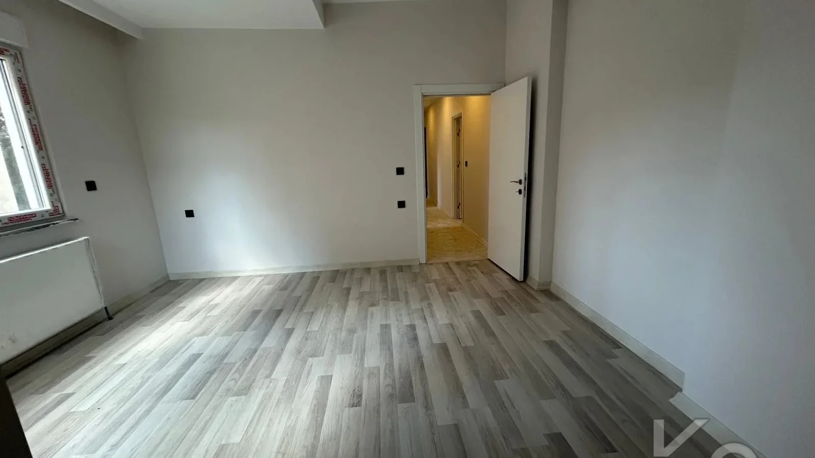 Lacivert Cadde Bostancida Sifir 3+1 Ebeveyn Banyolu 88m² Net 3+1
