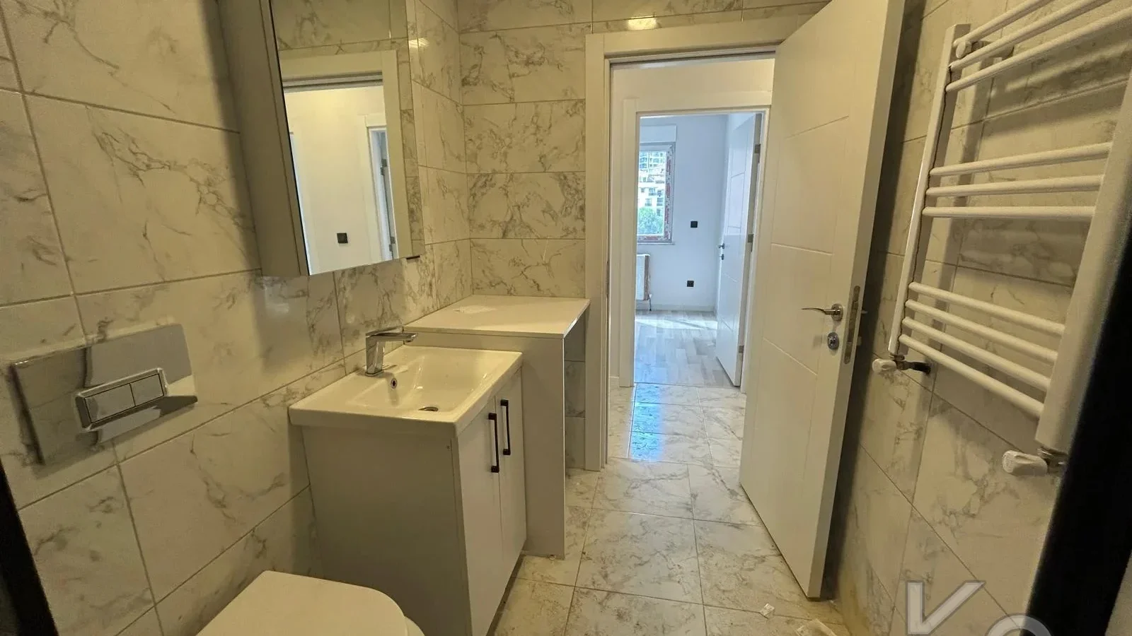 Lacivert Cadde Bostancida Sifir 3+1 Ebeveyn Banyolu 88m² Net 3+1