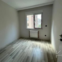 Lacivert Cadde Bostancida Sifir 3+1 Ebeveyn Banyolu 88m² Net 3+1