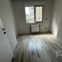 Lacivert Cadde Bostancida Sifir 3+1 Ebeveyn Banyolu 88m² Net 3+1