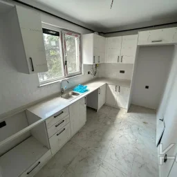 Lacivert Cadde Bostancida Sifir 3+1 Ebeveyn Banyolu 88m² Net 3+1