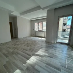 Lacivert Cadde Bostancida Sifir 3+1 Ebeveyn Banyolu 88m² Net 3+1
