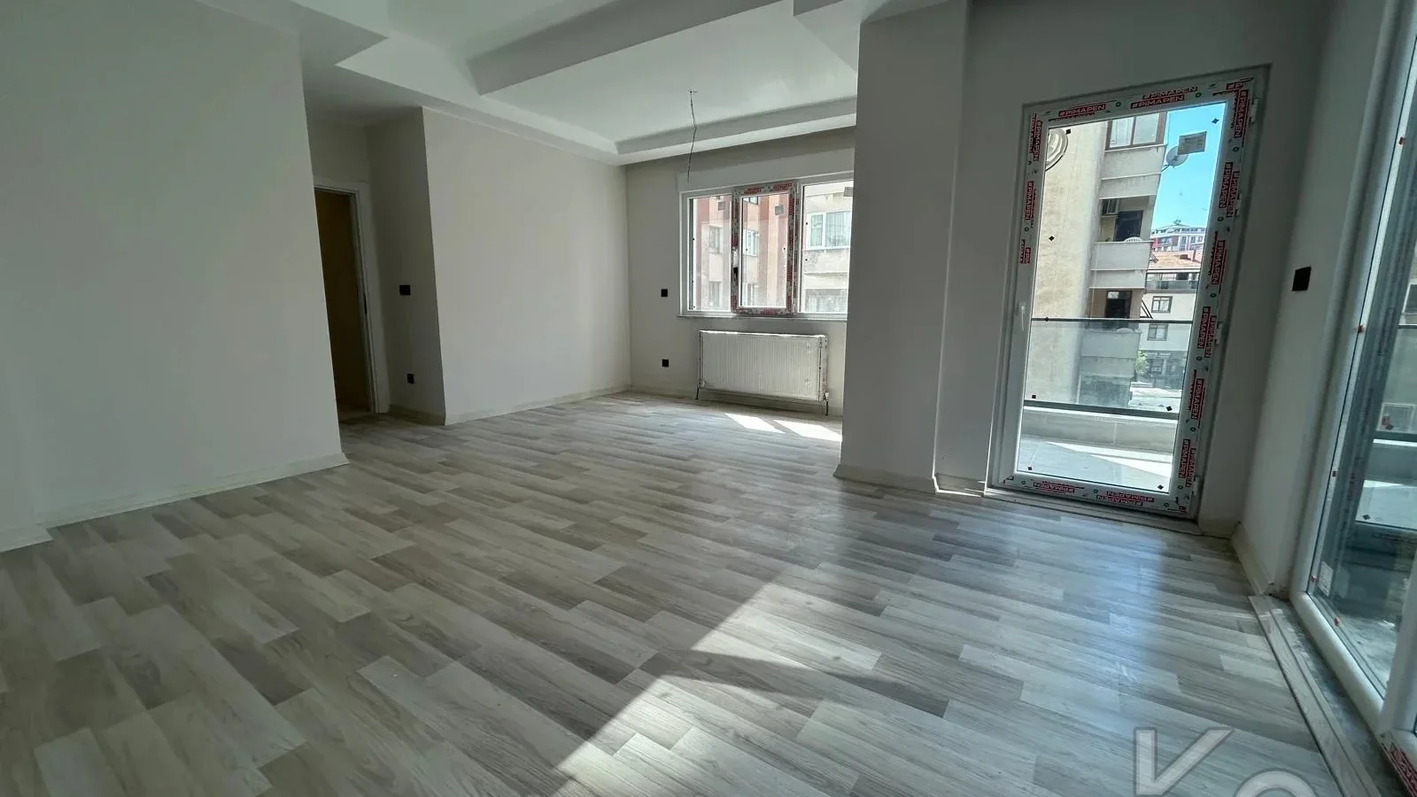 Lacivert Cadde Bostancida Sifir 3+1 Ebeveyn Banyolu 88m² Net 3+1