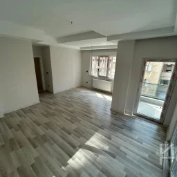 Lacivert Cadde Bostancida Sifir 3+1 Ebeveyn Banyolu 88m² Net 3+1