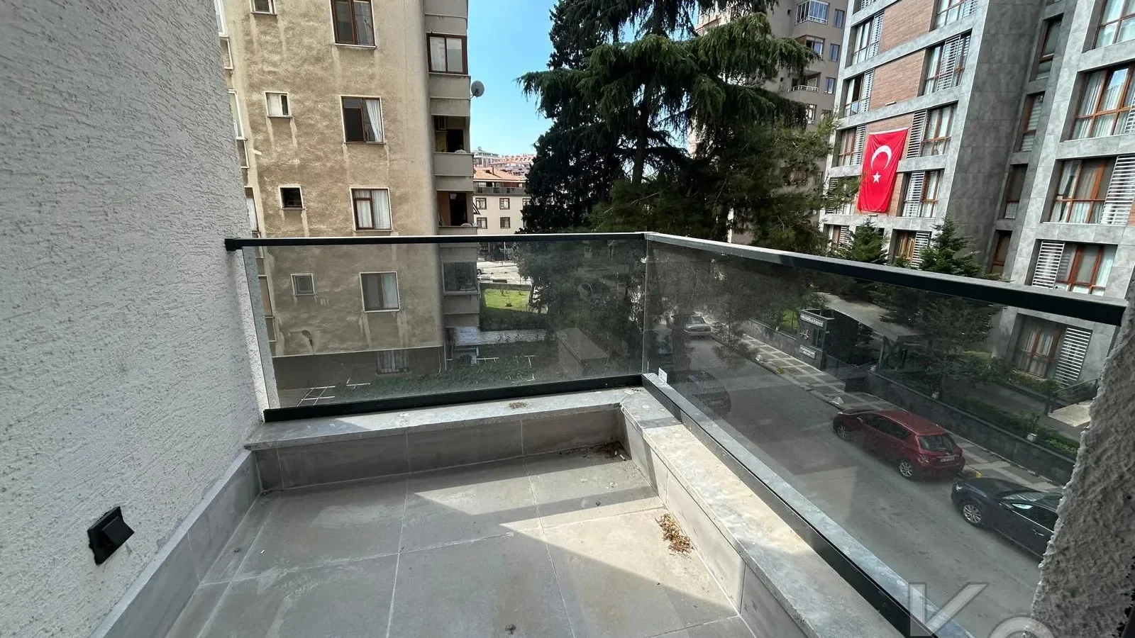 Lacivert Cadde Bostancida Sifir 3+1 Ebeveyn Banyolu 88m² Net 3+1