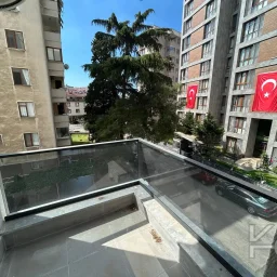 Lacivert Cadde Bostancida Sifir 3+1 Ebeveyn Banyolu 88m² Net 3+1