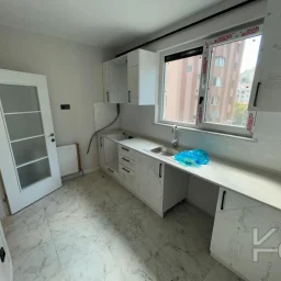 Lacivert Cadde Bostancida Sifir 3+1 Ebeveyn Banyolu 88m² Net 3+1