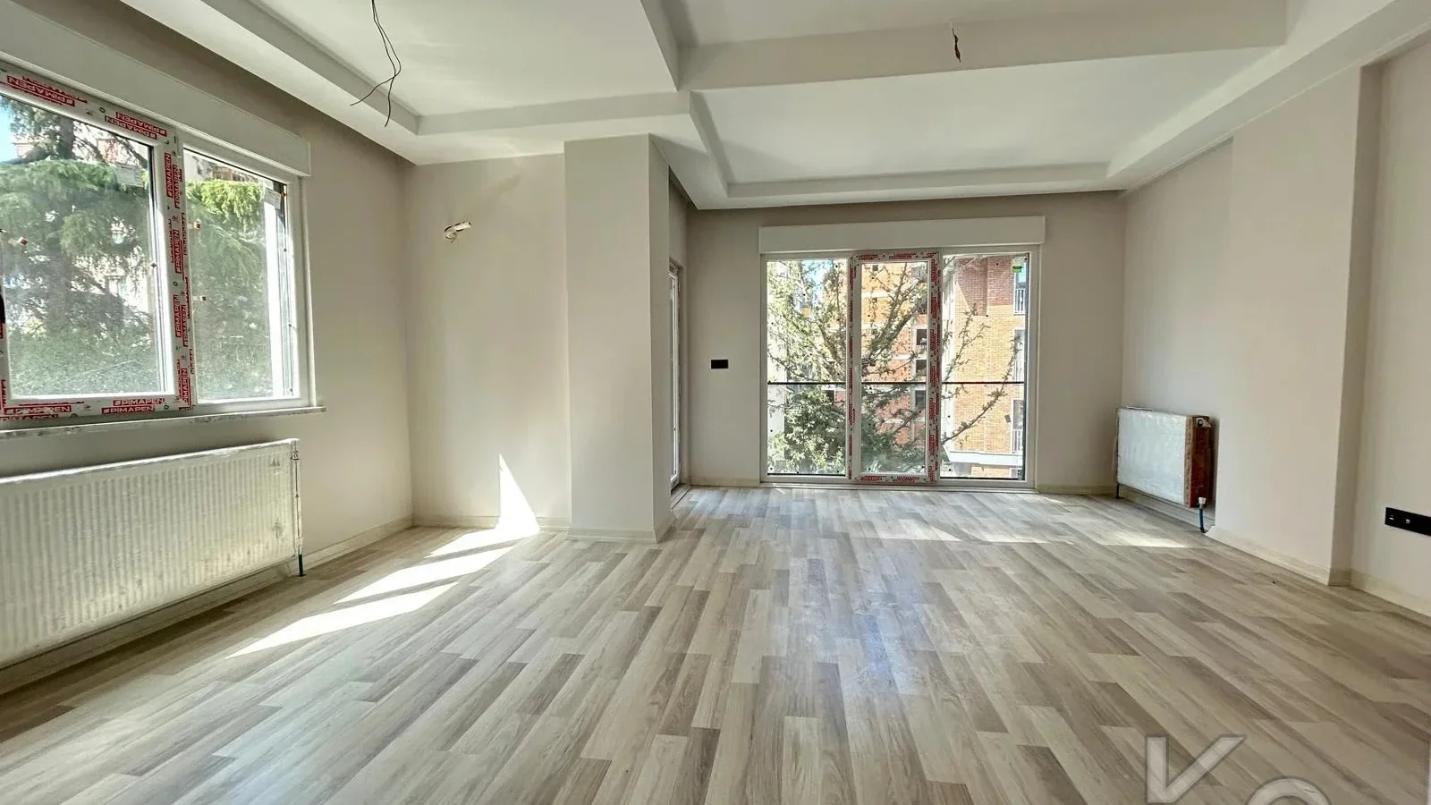 Lacivert Cadde Bostancida Sifir 3+1 Ebeveyn Banyolu 88m² Net 3+1