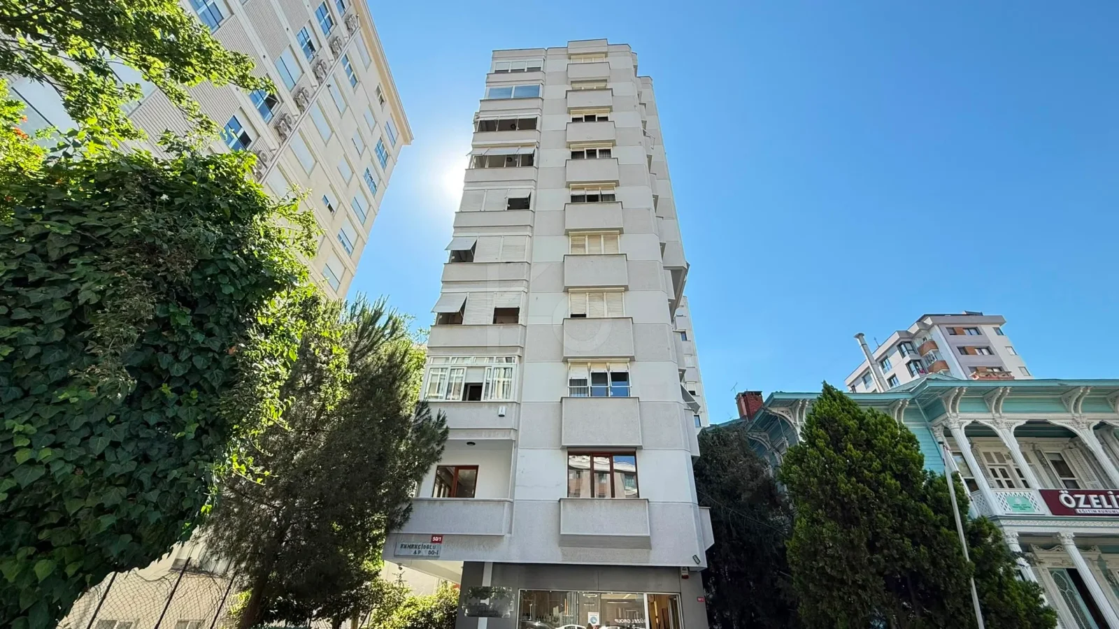 Academy Göztepe T.mehmet Efendi Üzerinde 4+1 Satılık Renöve Daire