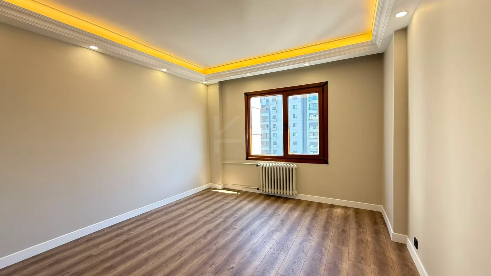 Academy Göztepe T.mehmet Efendi Üzerinde 4+1 Satılık Renöve Daire