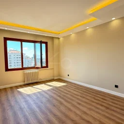 Academy Göztepe T.mehmet Efendi Üzerinde 4+1 Satılık Renöve Daire