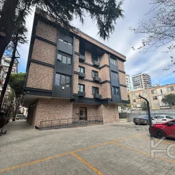 Laci̇vert Cadde Caddebostan Sahi̇lde İş Yeri̇ne Uygun Yeni̇ Buti̇k Bi̇nada 3+1 120m² Net