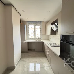 Laci̇vert Cadde Caddebostan Sahi̇lde İş Yeri̇ne Uygun Yeni̇ Buti̇k Bi̇nada 3+1 120m² Net