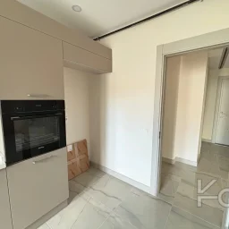 Laci̇vert Cadde Caddebostan Sahi̇lde İş Yeri̇ne Uygun Yeni̇ Buti̇k Bi̇nada 3+1 120m² Net