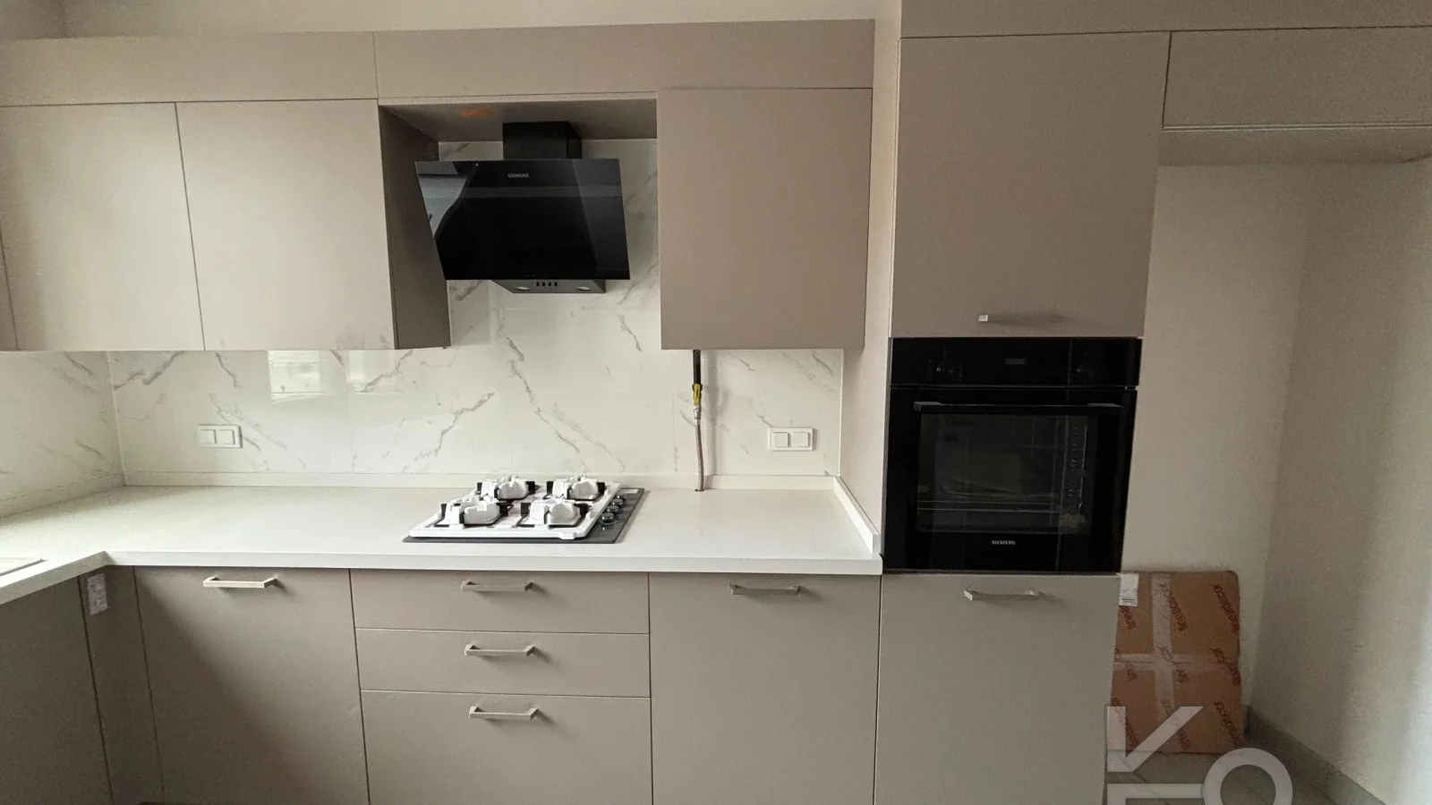 Laci̇vert Cadde Caddebostan Sahi̇lde İş Yeri̇ne Uygun Yeni̇ Buti̇k Bi̇nada 3+1 120m² Net