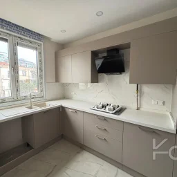 Laci̇vert Cadde Caddebostan Sahi̇lde İş Yeri̇ne Uygun Yeni̇ Buti̇k Bi̇nada 3+1 120m² Net