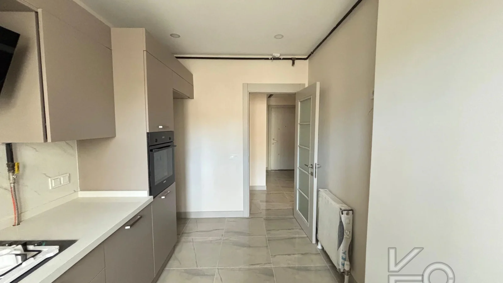 Laci̇vert Cadde Caddebostan Sahi̇lde İş Yeri̇ne Uygun Yeni̇ Buti̇k Bi̇nada 3+1 120m² Net
