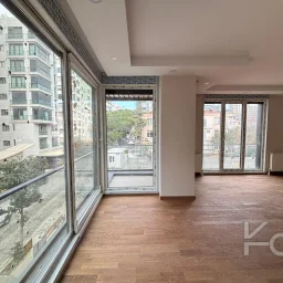Laci̇vert Cadde Caddebostan Sahi̇lde İş Yeri̇ne Uygun Yeni̇ Buti̇k Bi̇nada 3+1 120m² Net