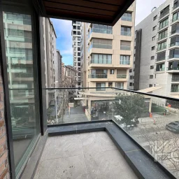 Laci̇vert Cadde Caddebostan Sahi̇lde İş Yeri̇ne Uygun Yeni̇ Buti̇k Bi̇nada 3+1 120m² Net