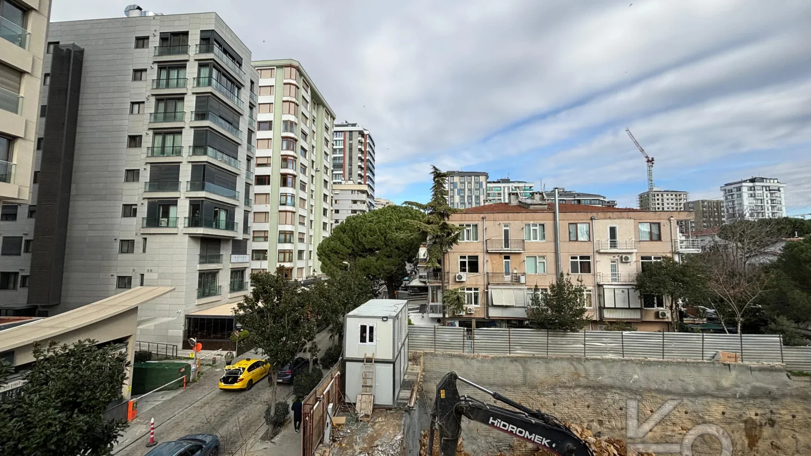 Laci̇vert Cadde Caddebostan Sahi̇lde İş Yeri̇ne Uygun Yeni̇ Buti̇k Bi̇nada 3+1 120m² Net