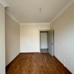 Laci̇vert Cadde Caddebostan Sahi̇lde İş Yeri̇ne Uygun Yeni̇ Buti̇k Bi̇nada 3+1 120m² Net