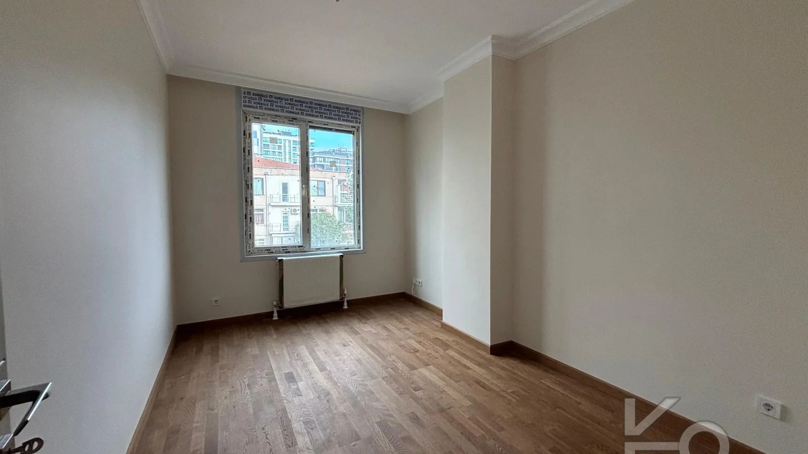 Laci̇vert Cadde Caddebostan Sahi̇lde İş Yeri̇ne Uygun Yeni̇ Buti̇k Bi̇nada 3+1 120m² Net
