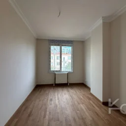 Laci̇vert Cadde Caddebostan Sahi̇lde İş Yeri̇ne Uygun Yeni̇ Buti̇k Bi̇nada 3+1 120m² Net